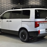 5574 令和7年式 登録済未使用車 三菱デリカ D:5 CHAMONIX 4WD 2,300cc (ディーゼル車)  8人乗り 10km 車検令和10年8月26日のサムネイル
