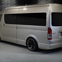 5873 登録済未使用車 令和7年式 ハイエース ワゴン グランドキャビン 2WD 2,700cc(ガソリン車) 10人乗り15km 車検令和10年6月19日のサムネイル