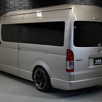 5873 登録済未使用車 令和7年式 ハイエース ワゴン グランドキャビン 2WD 2,700cc(ガソリン車) 10人乗り15km 車検令和10年6月19日のサムネイル
