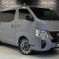 5855  日産 キャラバン GRANDプレミアム GX (MC後モデル)2WD 2,400cc(ディーゼル車) 2/5人乗車 10kmのサムネイル