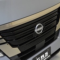 5855  日産 キャラバン GRANDプレミアム GX (MC後モデル)2WD 2,400cc(ディーゼル車) 2/5人乗車 10kmのサムネイル