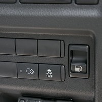 4923.令和7年式 キャラバン グランドプレミアムGX 寒冷地仕様 4WD 2,400cc ディーゼル車 走行36キロ 新車未登録のサムネイル