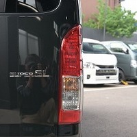 5751.令和7年式 ハイエース スーパーGL ダークプライムⅡ 2WD 2,000cc ガソリン車 走行5キロ 新車未登録のサムネイル