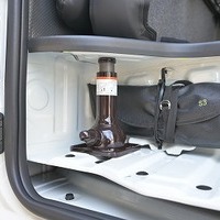 5830.令和7年式 ハイエース DX GLパッケージ 2WD 2,000cc ガソリン車 走行12キロ 新車未登録のサムネイル