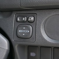 5830.令和7年式 ハイエース DX GLパッケージ 2WD 2,000cc ガソリン車 走行12キロ 新車未登録のサムネイル