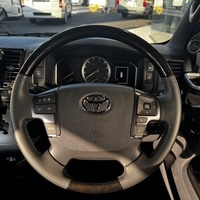5841 令和5年式 ハイエース　スーパーGL　ダークプライムⅡ　2WD　2000cc　ガソリン車　5人乗り　1.0万kmのサムネイル