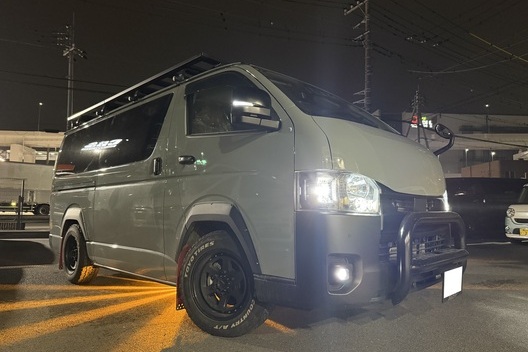 CRS横浜　ハイエース　電装×足回りカスタムサムネイル