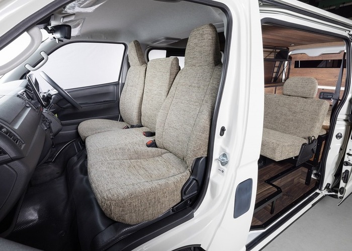 HIACE COMPLETE「SEDONA typeⅢ」　セドナタイプ3のサムネイル