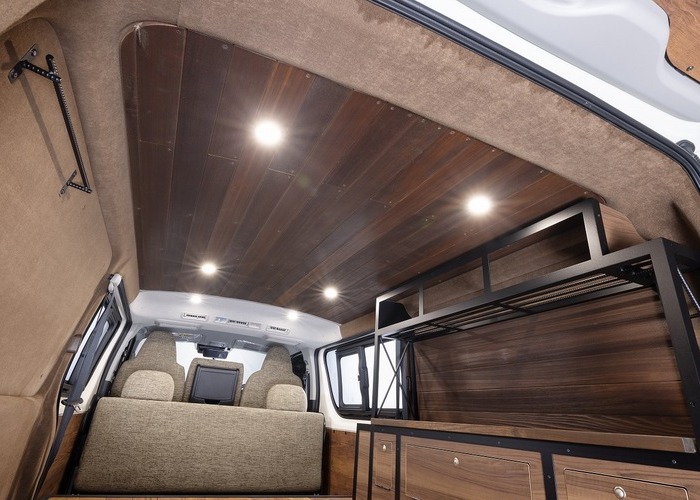 HIACE COMPLETE「SEDONA typeⅢ」　セドナタイプ3のサムネイル