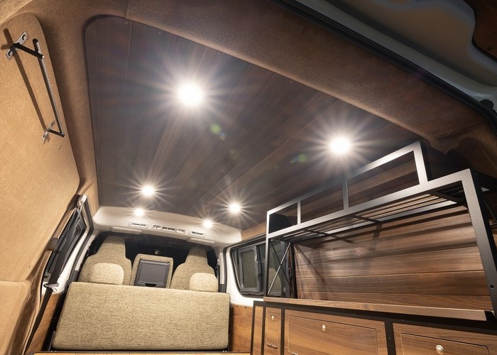 HIACE COMPLETE「SEDONA typeⅢ」　セドナタイプ3のサムネイル