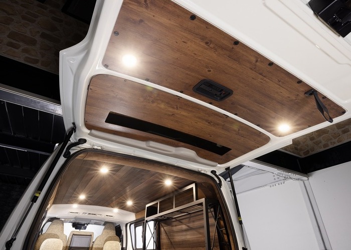 HIACE COMPLETE「SEDONA typeⅢ」　セドナタイプ3のサムネイル