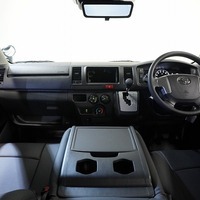 5829 ハイエース DX GLパッケージ   2WD 2,000CC ガソリン車 4ナンバー 3/6人乗りのサムネイル