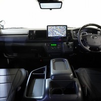 5947 令和7年式 ハイエース スーパーGL ダークプライムⅡ 2WD 2,800cc (ディーゼル車) 2/5人乗車 15km 車検令和9年7月のサムネイル