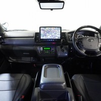 5980 令和5年式 ハイエース スーパーGL ダークプライムⅡ 2WD 2,800cc (ディーゼル車) 2/5人乗車 1.2万kmのサムネイル