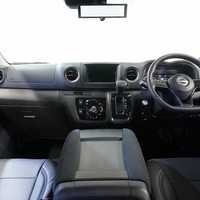 5968 日産 キャラバン GRANDプレミアム GX (MC後モデル)2WD 2,400cc(ディーゼル車) 2/5人乗車 10kmのサムネイル