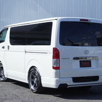 5800　令和2年式　ハイエース　スーパーGL　ダークプライムⅡ　2WD　2800cc　ディーゼル車　5人乗り　8.9万kmのサムネイル