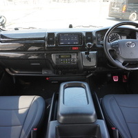 5800　令和2年式　ハイエース　スーパーGL　ダークプライムⅡ　2WD　2800cc　ディーゼル車　5人乗り　8.9万kmのサムネイル