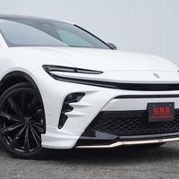 令和6年式　クラウンスポーツ　HV SPORTS Z　4WD　2500cc　ガソリン車　5人乗り　1.0万kmのサムネイル