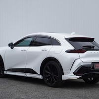 令和6年式　クラウンスポーツ　HV SPORTS Z　4WD　2500cc　ガソリン車　5人乗り　1.0万kmのサムネイル