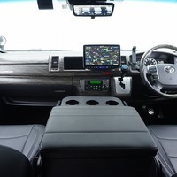 6107　令和4年式　ハイエース　ワゴンGL　ベッドキットⅤ架装　2WD　2700cc　ガソリン車　10人乗り　2.3万kmのサムネイル