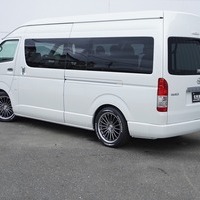 5871 【新車登録済み未使用車】 令和7年式 ハイエースワゴン グランドキャビン 2WD 2700cc ガソリン車 10人乗り 8kmのサムネイル