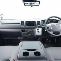 5828  ハイエース DX-GLPKG  2WD 2700cc ガソリン車 3/6人乗り 13kmのサムネイル