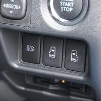 5749 ハイエース スーパーGL ダークプライムⅡ  2WD 2,000cc ガソリン車 2/5人乗り 11kmのサムネイル