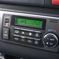 5749 ハイエース スーパーGL ダークプライムⅡ  2WD 2,000cc ガソリン車 2/5人乗り 11kmのサムネイル