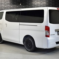 5920 日産 キャラバン GRANDプレミアム GX (MC後モデル)4WD 2,400cc(ディーゼル車) 2/5人乗車 10kmのサムネイル