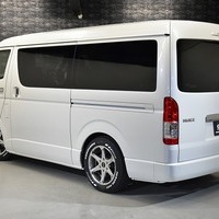 5160 ハイエース ワゴンGL  2WD 2,700CC ガソリン車 3ナンバー 10人乗り ベットキットⅤ タイプⅡ架装のサムネイル