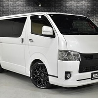 5978 令和3年式 ハイエース スーパーGL ダークプライム2　2WD 2,000cc (ガソリン) 2/5人乗車 3.3万kmのサムネイル