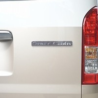 5875.令和7年式 ハイエースワゴン グランドキャビン 3ナンバー 10人乗り 2WD 2,700㏄ ガソリン車 走行19キロ 車検令和10年7月のサムネイル