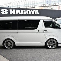 5910.令和5年式 ハイエース スーパーGL ダークプライムⅡ 2WD 2,800cc ディーゼル車 走行1.3万キロ 車検令和8年4月のサムネイル