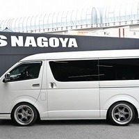 5910.令和5年式 ハイエース スーパーGL ダークプライムⅡ 2WD 2,800cc ディーゼル車 走行1.3万キロ 車検令和8年4月のサムネイル