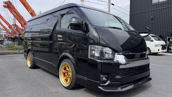 CRS横浜　ハイエース　