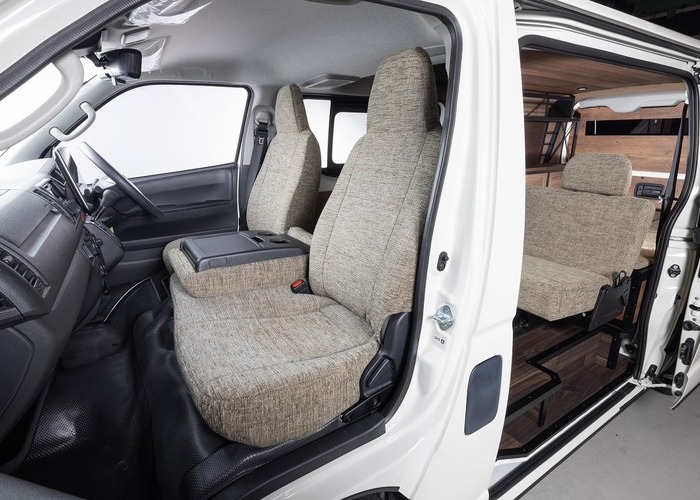 HIACE COMPLETE「SEDONA typeⅢ」　セドナタイプ3のサムネイル