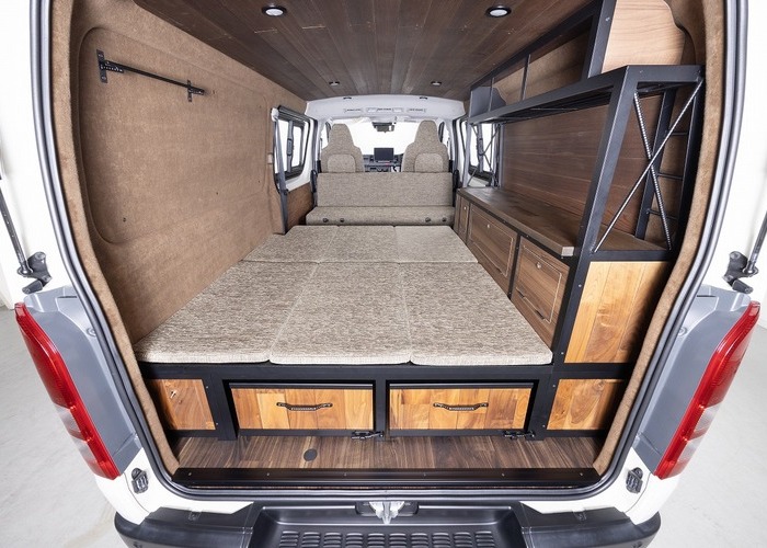 HIACE COMPLETE「SEDONA typeⅢ」　セドナタイプ3のサムネイル