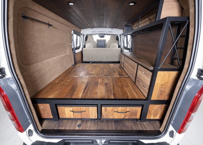 HIACE COMPLETE「SEDONA typeⅢ」　セドナタイプ3のサムネイル