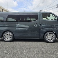 キャラバン　GRANDプレミアムGX　2WD　2400cc　ディーゼル車　5人乗りのサムネイル