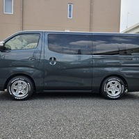 キャラバン　GRANDプレミアムGX　2WD　2400cc　ディーゼル車　5人乗りのサムネイル