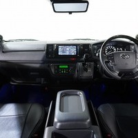 6232 令和3年式 ハイエース スーパーGL ダークプライムⅡ 2WD 2,000cc (ガソリン車)  2/5人乗車  4.8万kmのサムネイル