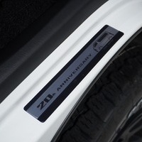 6128 令和7年式 ハイエース スーパーGL ダークプライムS 4WD 2,800cc (ディーゼル車) 2/5人乗車 0.6万km 車検令和9年6月5日のサムネイル