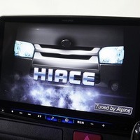 6128 令和7年式 ハイエース スーパーGL ダークプライムS 4WD 2,800cc (ディーゼル車) 2/5人乗車 0.6万km 車検令和9年6月5日のサムネイル