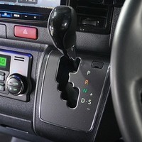 6128 令和7年式 ハイエース スーパーGL ダークプライムS 4WD 2,800cc (ディーゼル車) 2/5人乗車 0.6万km 車検令和9年6月5日のサムネイル