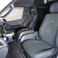 6128 令和7年式 ハイエース スーパーGL ダークプライムS 4WD 2,800cc (ディーゼル車) 2/5人乗車 0.6万km 車検令和9年6月5日のサムネイル