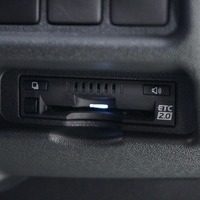 6136 令和7年式 ハイエース スーパーGL ダークプライムS 4WD 2,800cc (ディーゼル車) 2/5人乗車 0.7万km 車検令和9年2月25日のサムネイル