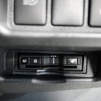 5828 ハイエース DX 2WD 2800cc ディーゼル車 3/6人乗り 13kmのサムネイル