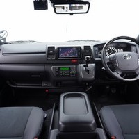 6119 令和5年式 ハイエース スーパーGL ダークプライムⅡ　2WD 2,800cc (ディーゼル) 2/5人乗車 1.6万kmのサムネイル