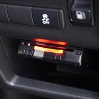 5699 令和5年式 キャラバン グランドプレミアムGX 2WD 2,000cc (ガソリン) 2/5人乗車 4.6万kmのサムネイル