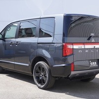 5586 【新車登録済み未使用車】 令和7年式 三菱 デリカD5 シャモニー 4WD 2,300cc (ディーゼル) 8人乗車 13kmのサムネイル